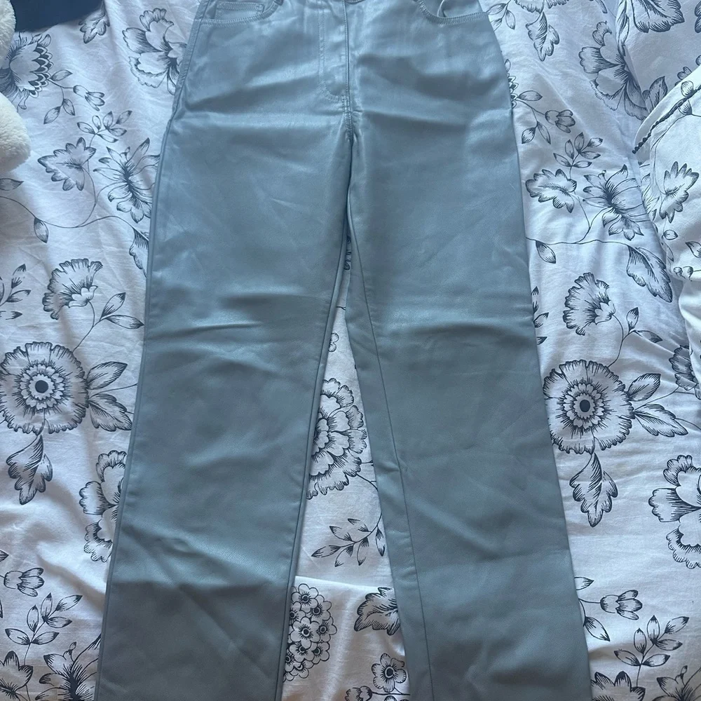 OAK + FORT Women's Straight Leg Pants - Gray and Tan - Picture 3 of 4